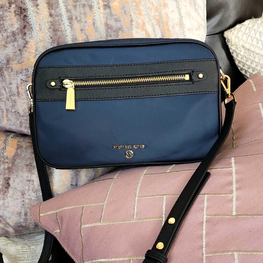 Michael Kors camera style bag Jet Set Charm